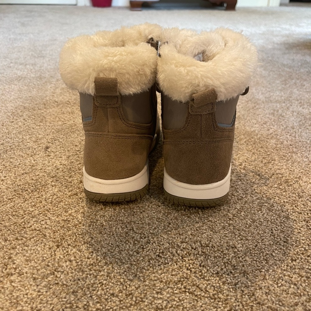 Weatherproof Boots - Picture 3 of 8